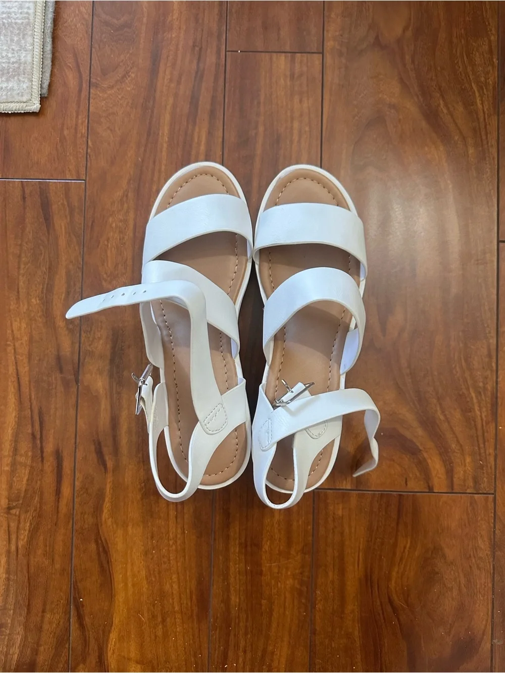 NWT SODA Chunky Platform Strappy Sandals - White